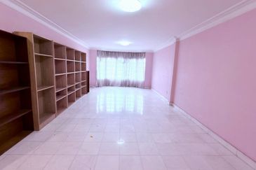 🔥 FOR SALE – CORNER BUNGALOW @ TTDI 🔥