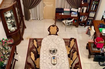 🔥 FOR SALE – CORNER BUNGALOW @ TTDI 🔥