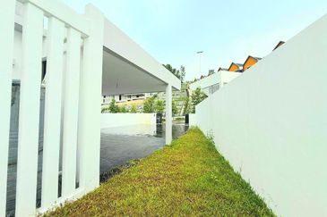 East 57 (Residensi Laman Timur)