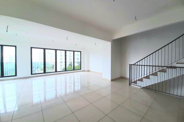 East 57 (Residensi Laman Timur)