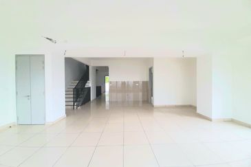 East 57 (Residensi Laman Timur)