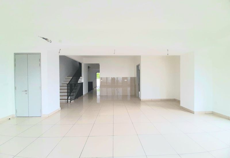 East 57 (Residensi Laman Timur)