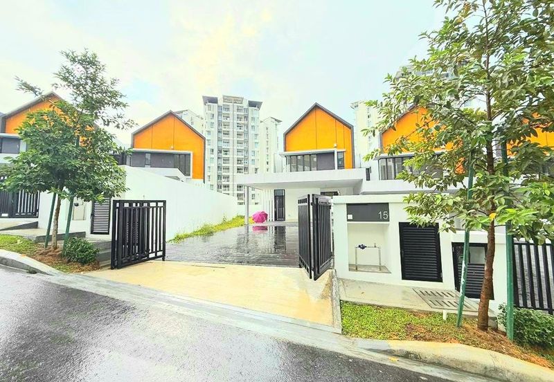 East 57 (Residensi Laman Timur)