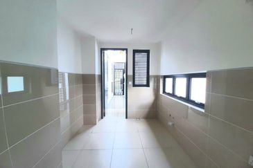 East 57 (Residensi Laman Timur)