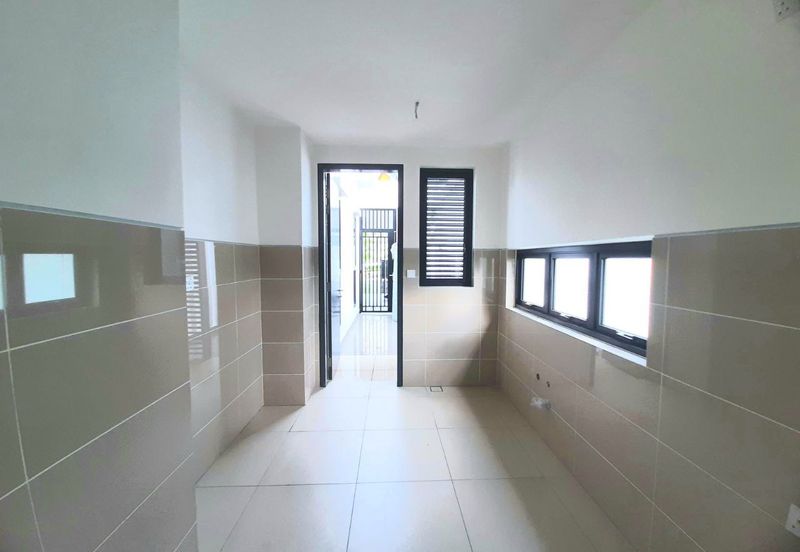 East 57 (Residensi Laman Timur)