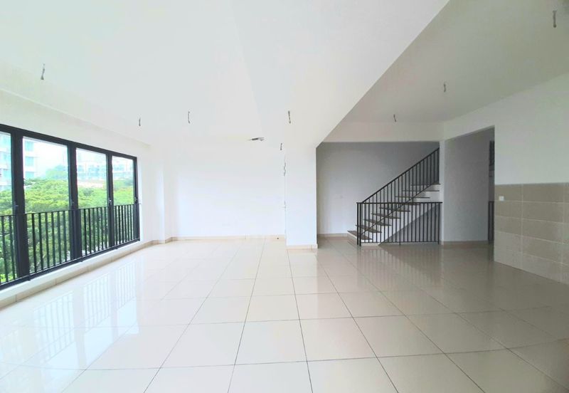 East 57 (Residensi Laman Timur)