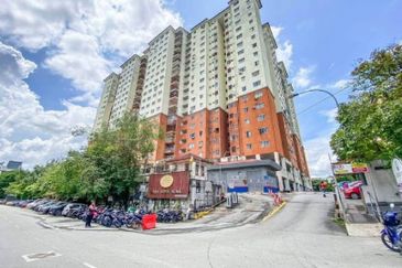 Pangsapuri Damai Mewah B