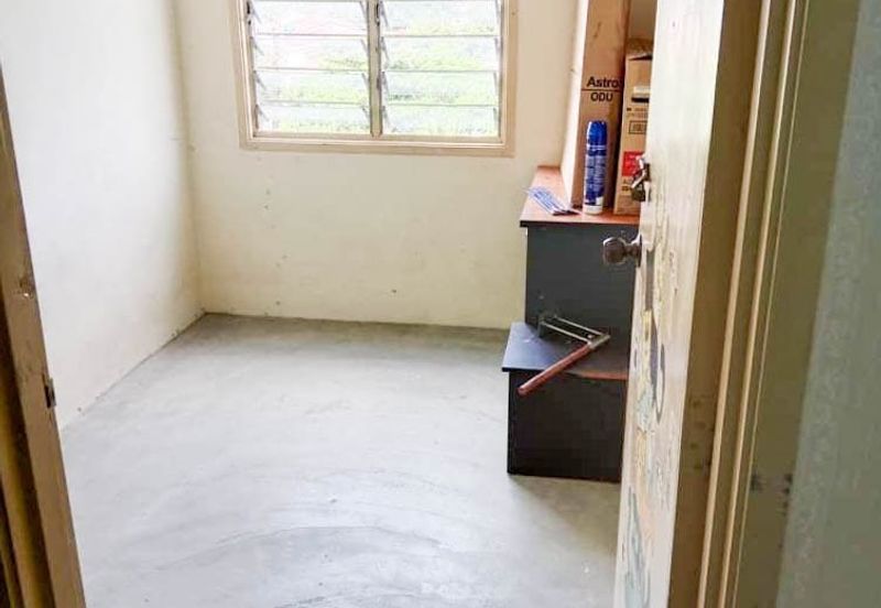 Pangsapuri Seri Cahaya, Ampang Selangor For Sale