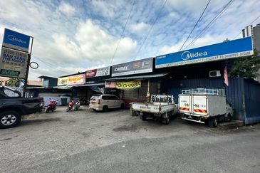 Land with 4 Units of Temporary Shops for Sale | Batu 4, Jalan Gombak, Kuala Lumpur