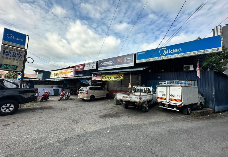 Land with 4 Units of Temporary Shops for Sale | Batu 4, Jalan Gombak, Kuala Lumpur