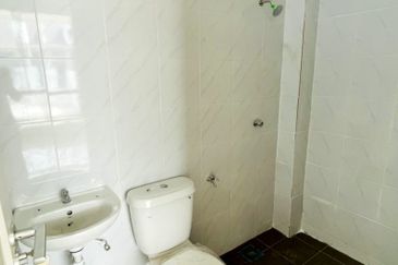 [RUMAH BARU] SemiD Setingkat di TAMAN DERGA PERDANA