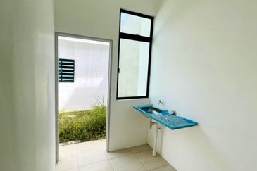 [RUMAH BARU] SemiD Setingkat di TAMAN DERGA PERDANA