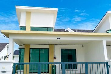 [RUMAH BARU] SemiD Setingkat di TAMAN DERGA PERDANA