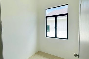 [RUMAH BARU] SemiD Setingkat di TAMAN DERGA PERDANA