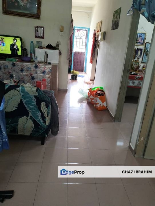 Semenyih Flat Seri Permai 1st floor low cost renovated tenanted, Selangor, Semenyih