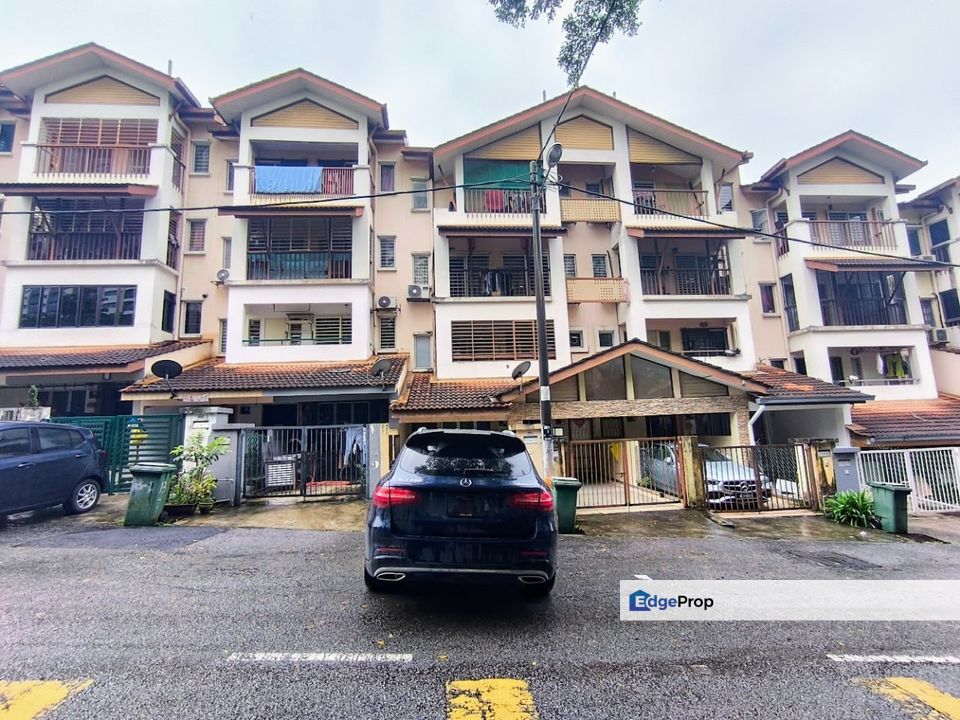 Amansiara, Selayang  Ground Floor Townhouse (facing open additional 2 car slot), Selangor, Selayang