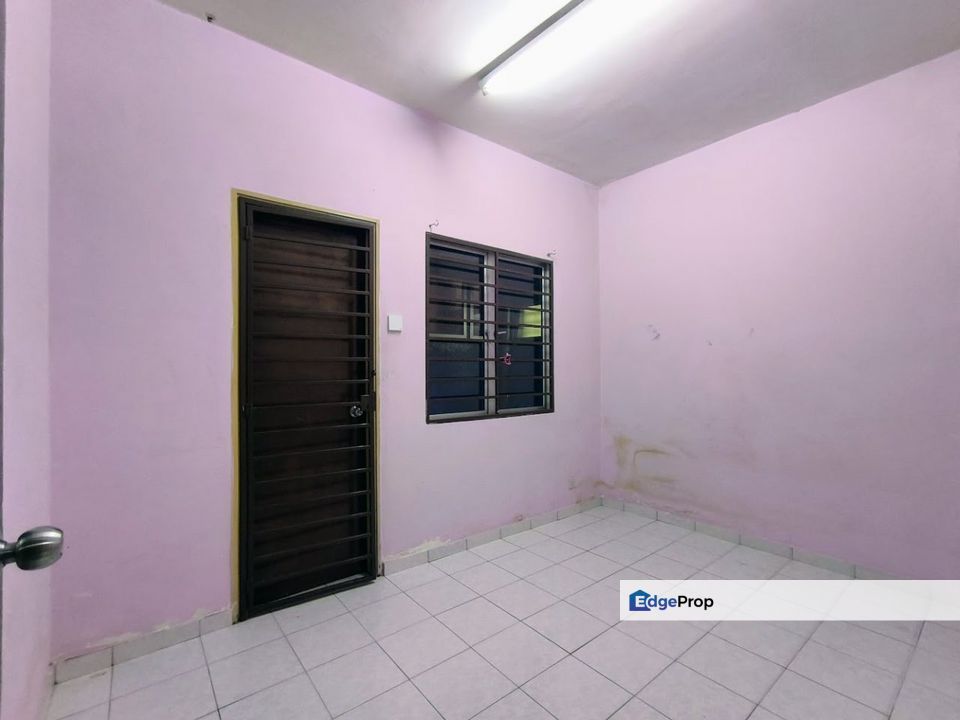 Amansiara, Selayang  Ground Floor Townhouse (facing open additional 2 car slot), Selangor, Selayang