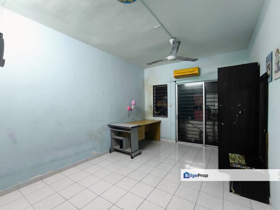 Amansiara, Selayang  Ground Floor Townhouse (facing open additional 2 car slot), Selangor, Selayang