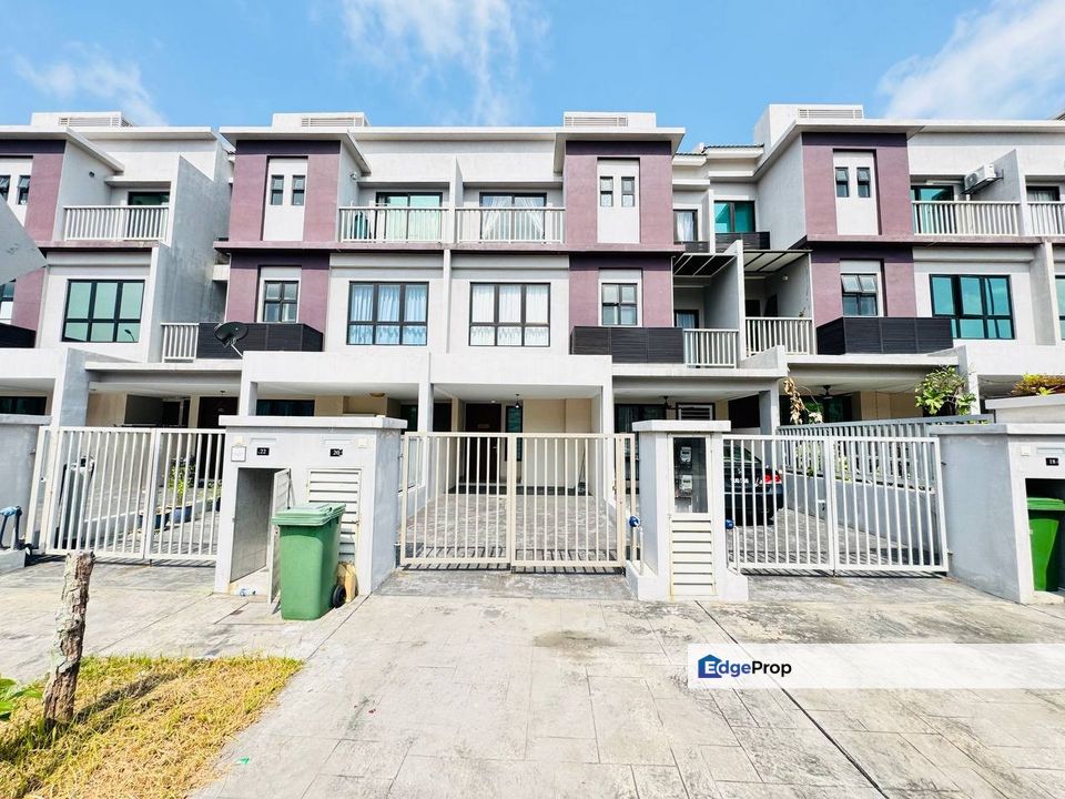 Bandar Puteri Bangi Cheapest Unit For Sale/Rent Upper Unit with Spacious Bedroom The Strata Townhouse , Selangor, Bangi