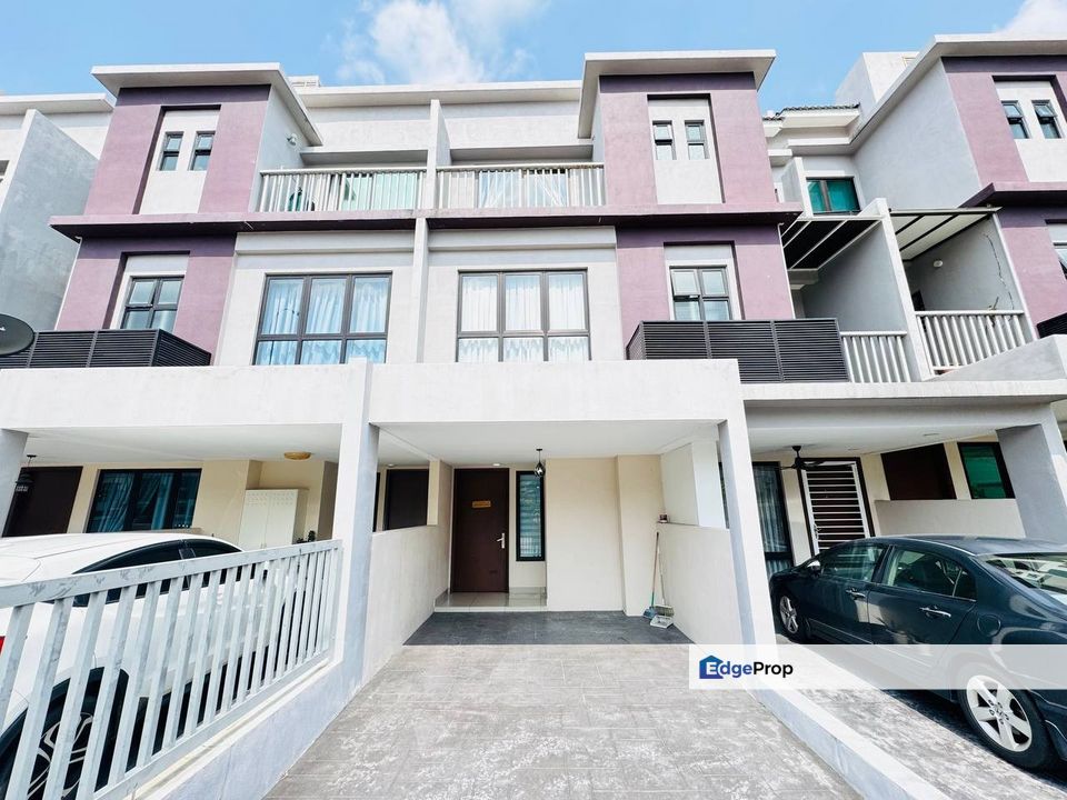 Bandar Puteri Bangi Cheapest Unit For Sale/Rent Upper Unit with Spacious Bedroom The Strata Townhouse , Selangor, Bangi