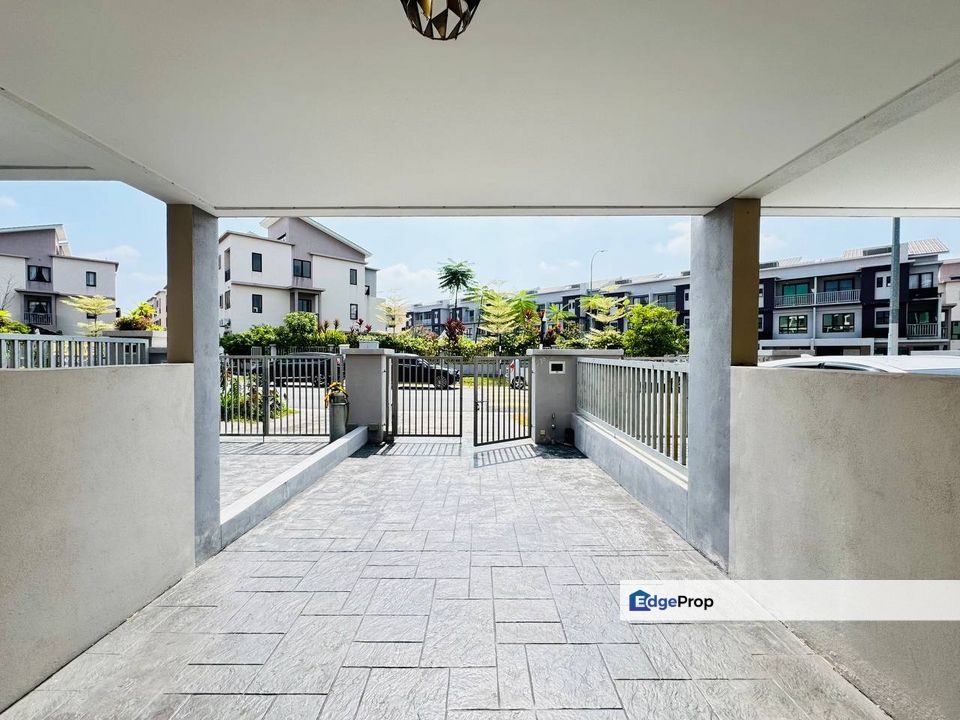 Bandar Puteri Bangi Cheapest Unit For Sale/Rent Upper Unit with Spacious Bedroom The Strata Townhouse , Selangor, Bangi