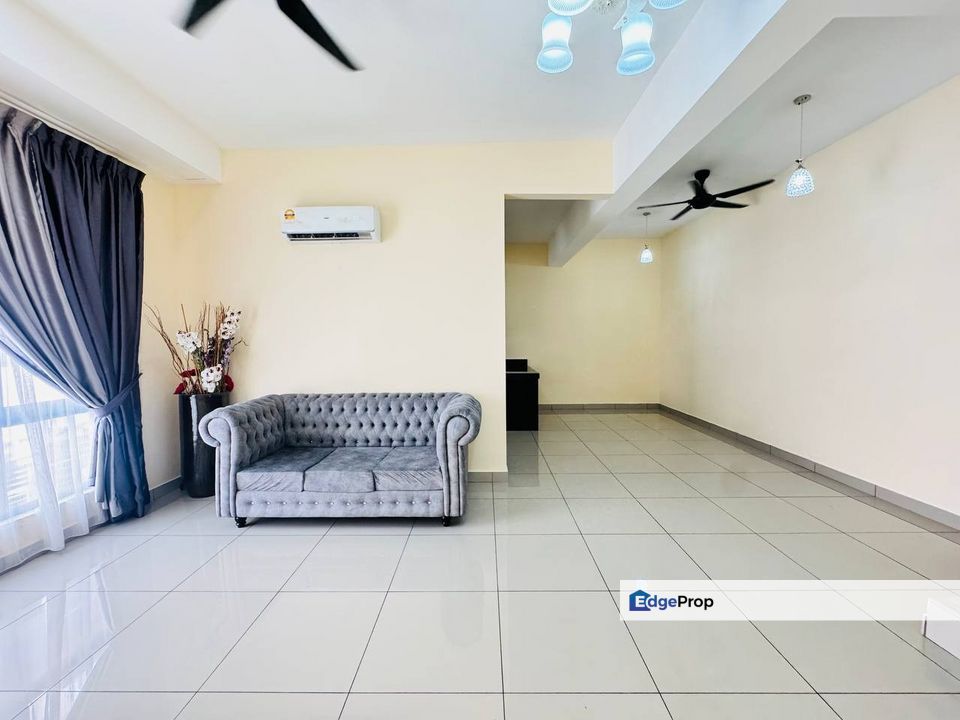 Bandar Puteri Bangi Cheapest Unit For Sale/Rent Upper Unit with Spacious Bedroom The Strata Townhouse , Selangor, Bangi