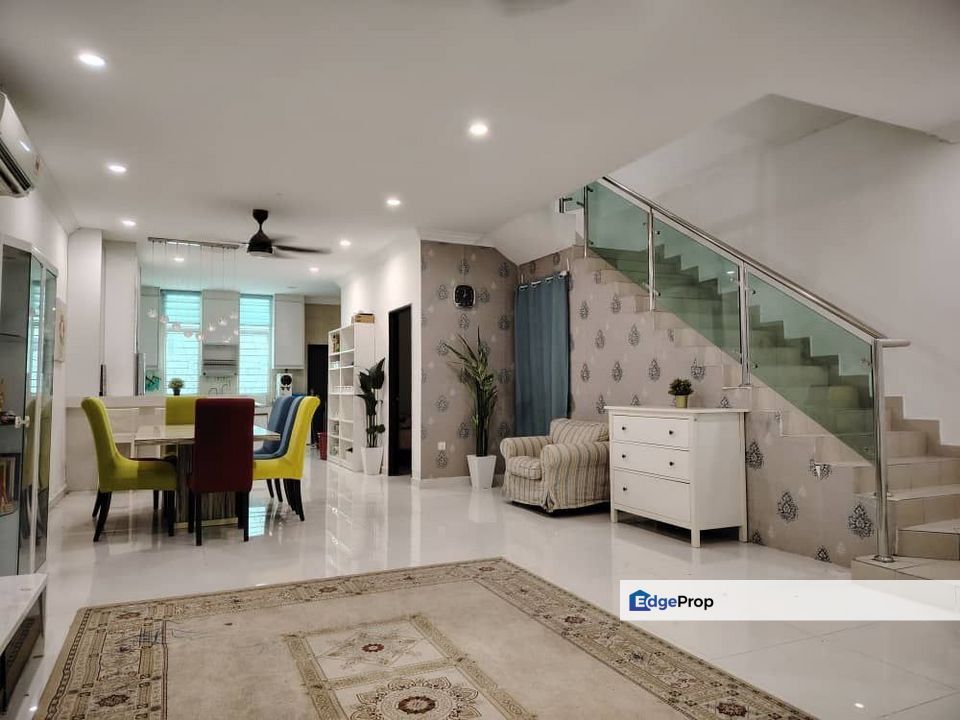 Seksyen 7, Bangi Avenue 3 Kajang Selangor  3 Storey Terraced House, Selangor, Bangi