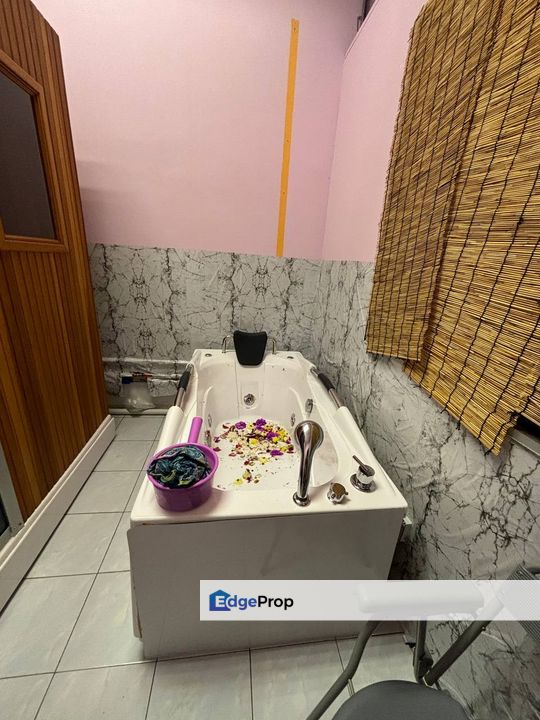 Kompleks Niaga - SPA For Sale - Kedai tepi tangga, Melaka, Ayer Keroh