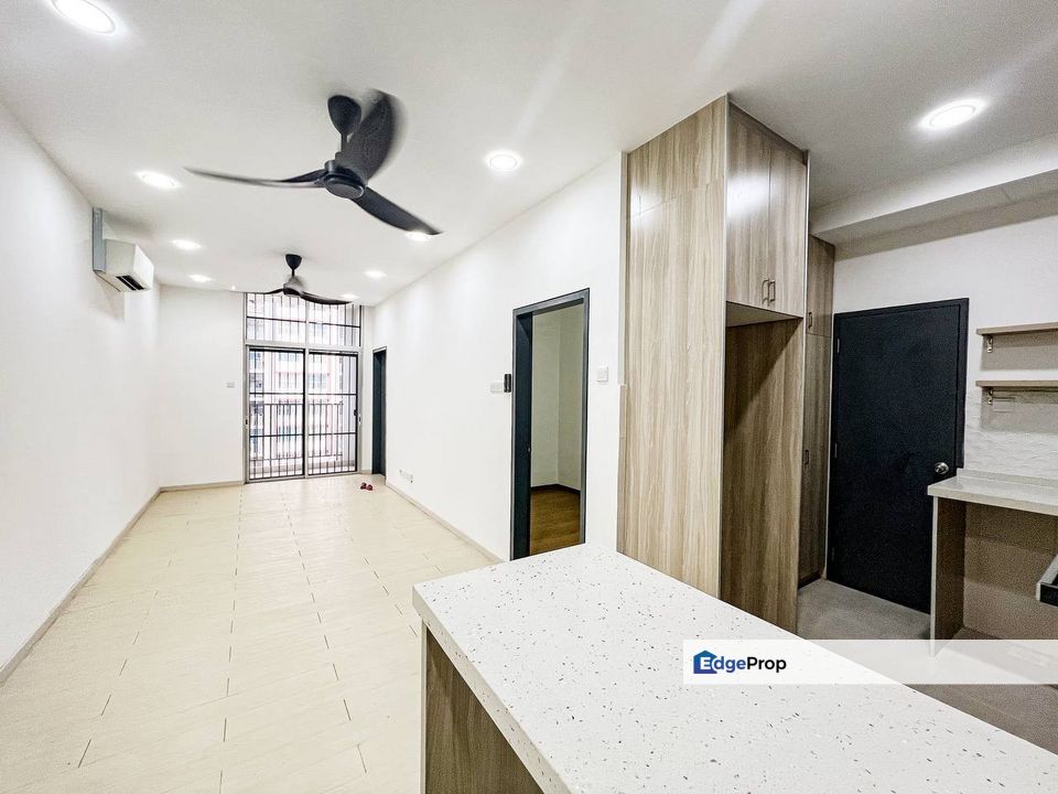 For Sale: PR1MA Lakefront Homes Cyberjaya  FULLY RENOVATED MOVE IN CONDITION, Selangor, Cyberjaya