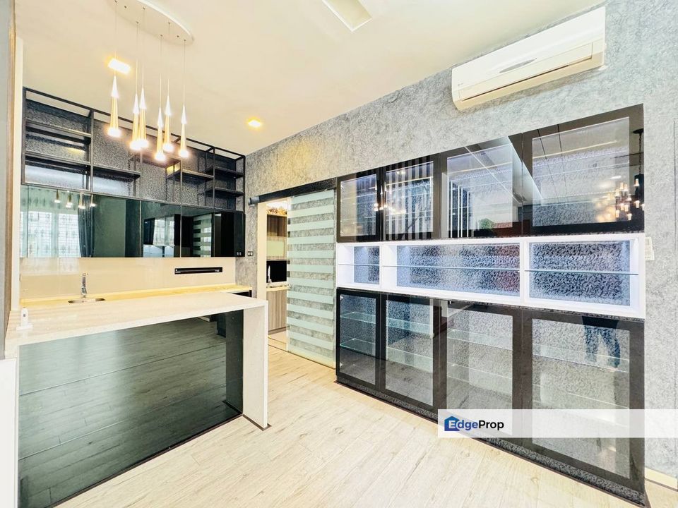 LakeFront Villa Cyberjaya Huge & Spacious With Private Garden 3 Storey Link Bungalow  For Sale  , Selangor, Cyberjaya