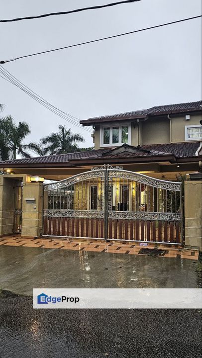 Taman Puncak Jalil Bandar Putra Permai Seri Kembangan Selangor Renovated and fully extended terrace house , Selangor, Seri Kembangan