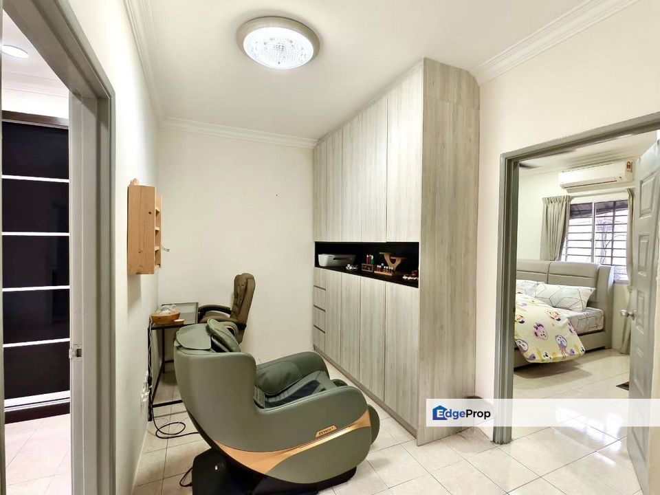 Taman Universiti, Sungai Tangkas, Bangi [Near UKM] Double Storey Terrace, Selangor, Bangi