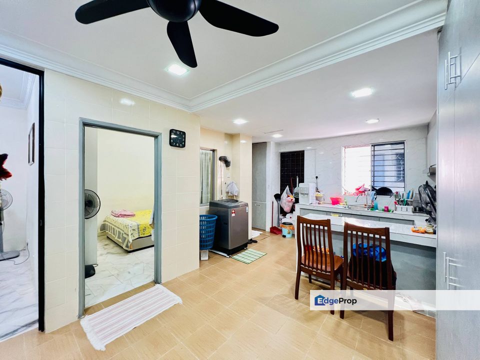 Taman University Bangi Kajang Freehold Double Storey Terrace , Selangor, Bangi