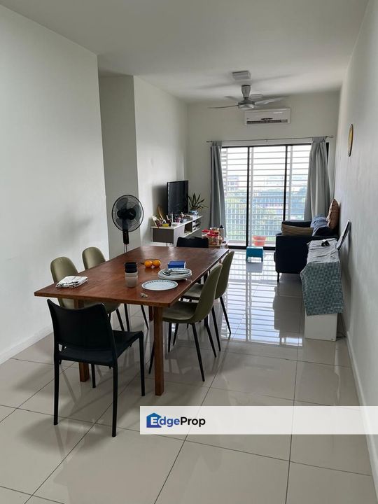 Residensi Hijauan Condominium at Subang West Shah Alam Come with 3 car parks, Selangor, Shah Alam