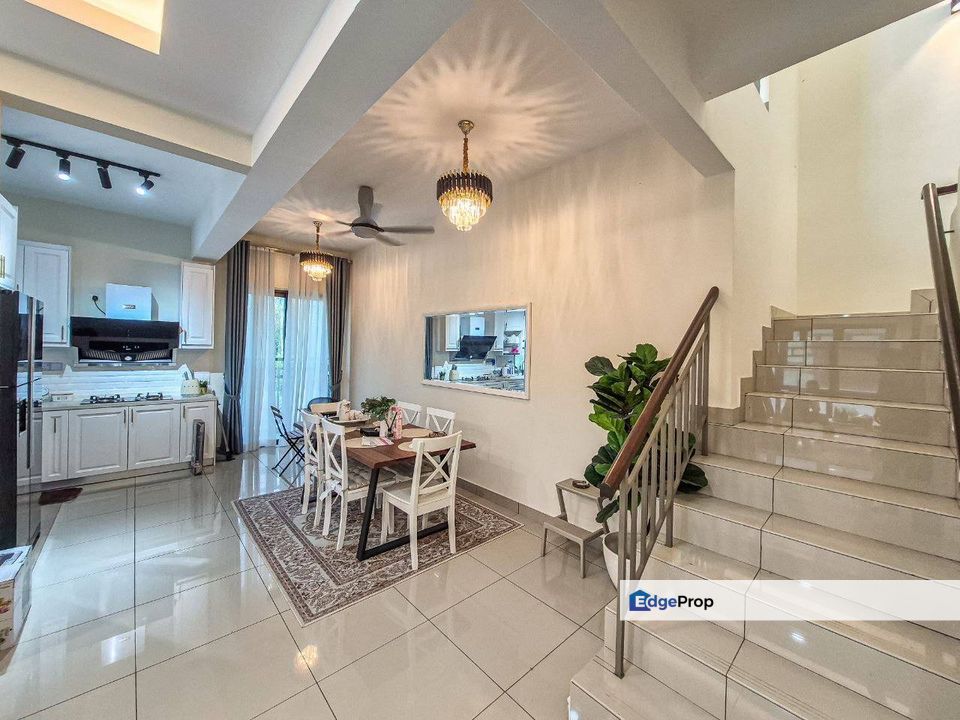 Bandar Puteri Bangi - The Strata Link 3-Storey TownVilla. Welcome to View ️, Selangor, Bangi