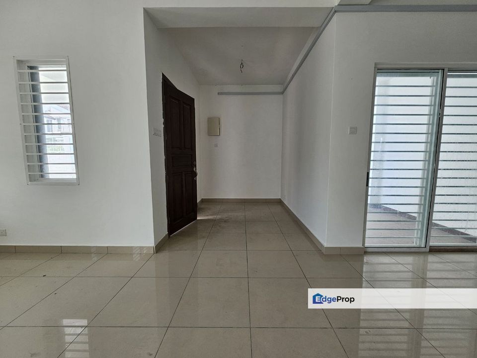 Hillview Residence, Bandar Teknologi Kajang Selangor - Spacious Double Storey Semi-D Home, Selangor, Semenyih