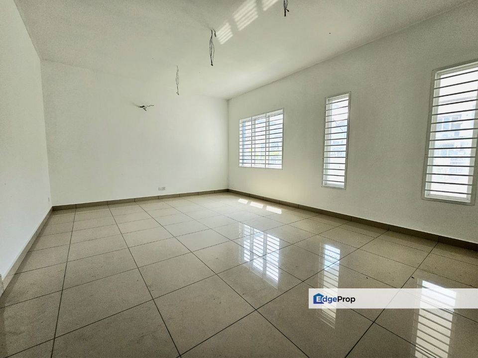 Hillview Residence, Bandar Teknologi Kajang Selangor - Spacious Double Storey Semi-D Home, Selangor, Semenyih