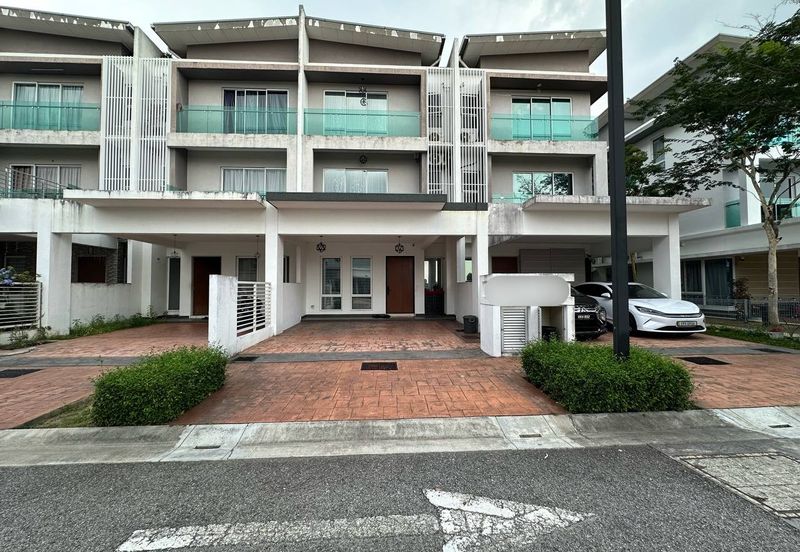 Alstonea Subang Mas