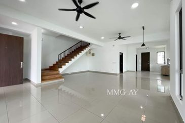 ATHIRA, Bandar Bukit Raja