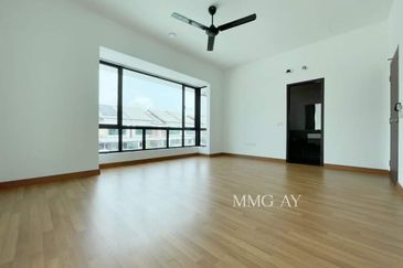 ATHIRA, Bandar Bukit Raja