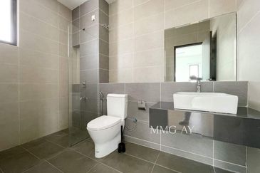 ATHIRA, Bandar Bukit Raja