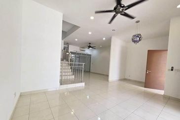 Setia Indah 9, Setia Alam