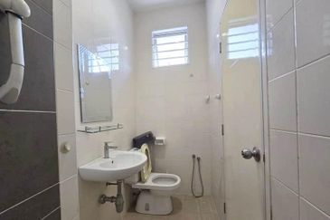 Setia Indah 9, Setia Alam