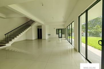 Duta Villa, Setia Alam