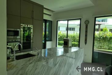 Duta Villa, Setia Alam