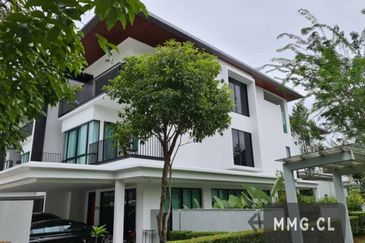 Duta Villa, Setia Alam