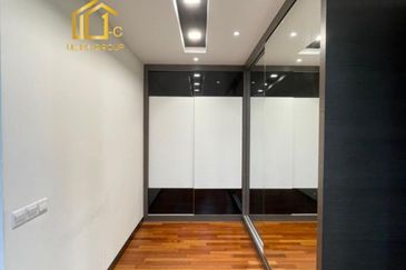 Duta Villa, Setia Alam