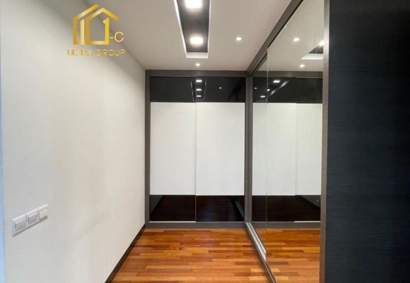 Duta Villa, Setia Alam