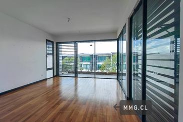 Duta Villa, Setia Alam