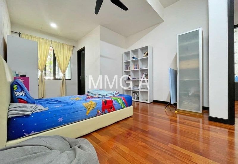 Duta Villa, Setia Alam